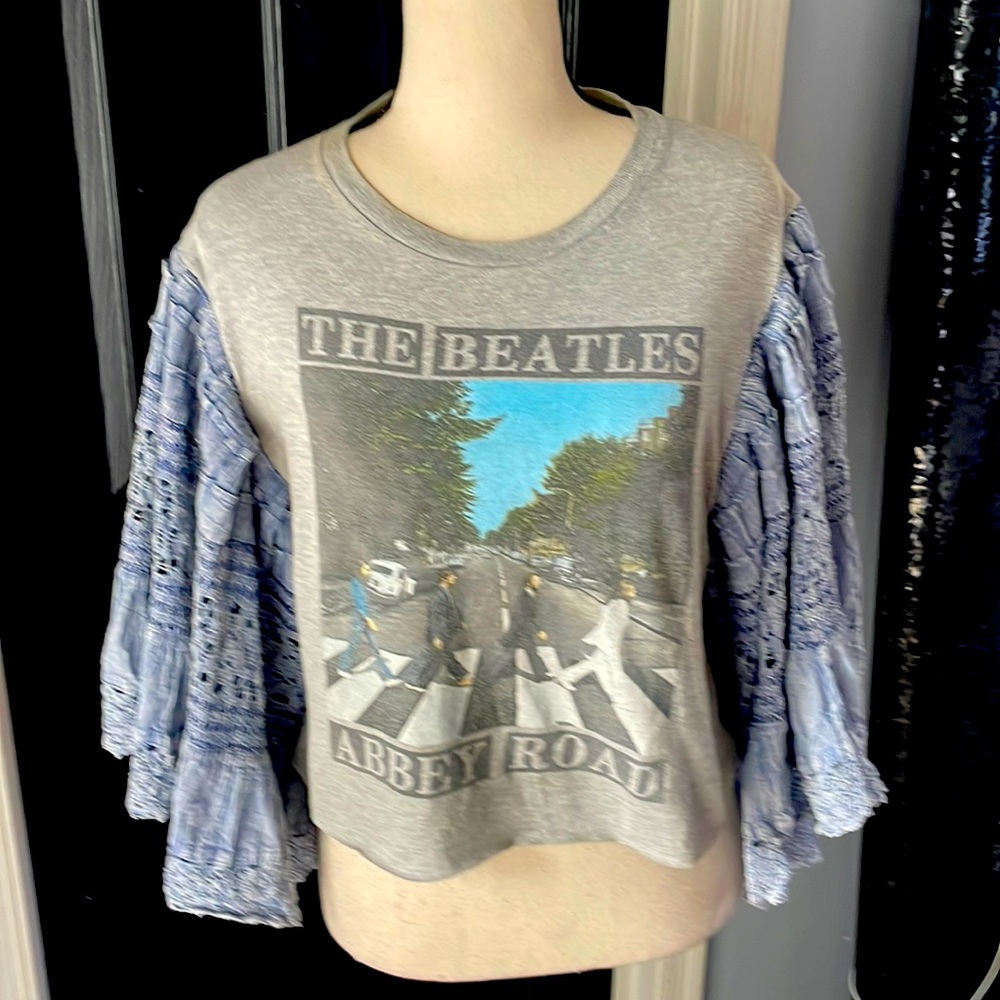 One-of-a-kind Beatles vintage tea with ruffle sleeve 💙